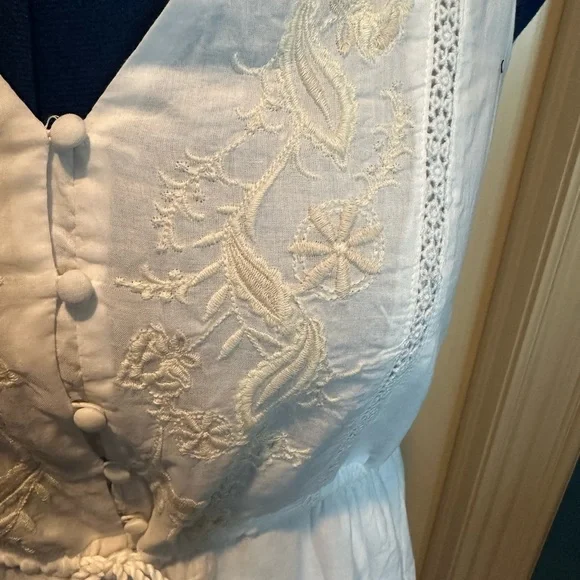 Elegant White Sleeveless Dress with details by Joie - Picture 2 of 6